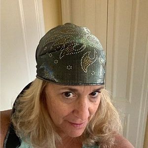 Silver head cover with sun shaped beading silver NWPT